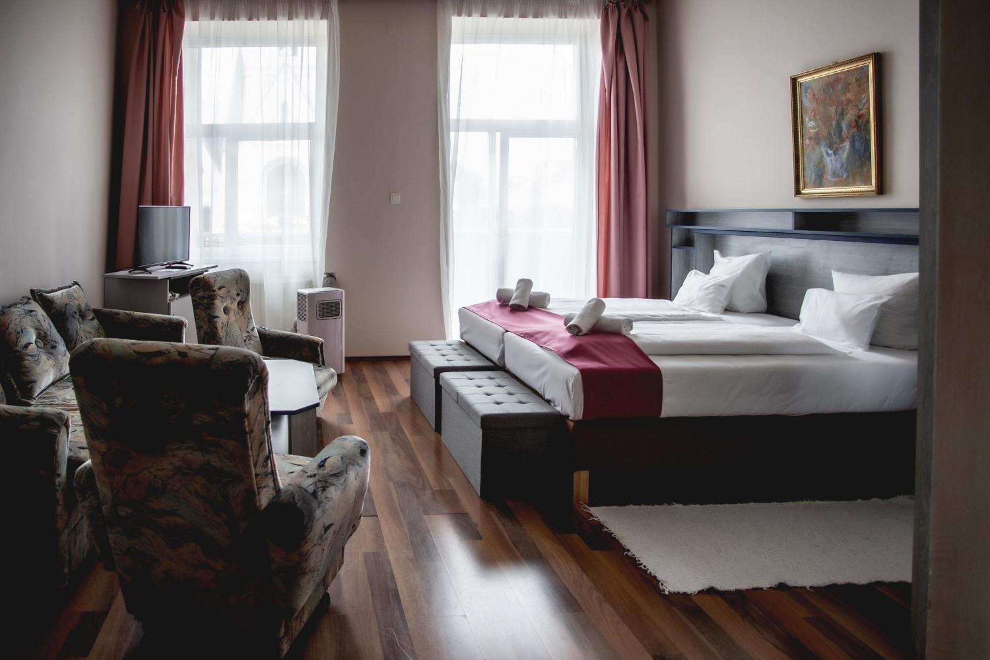 Hotel Kapos Капошвар Екстер'єр фото