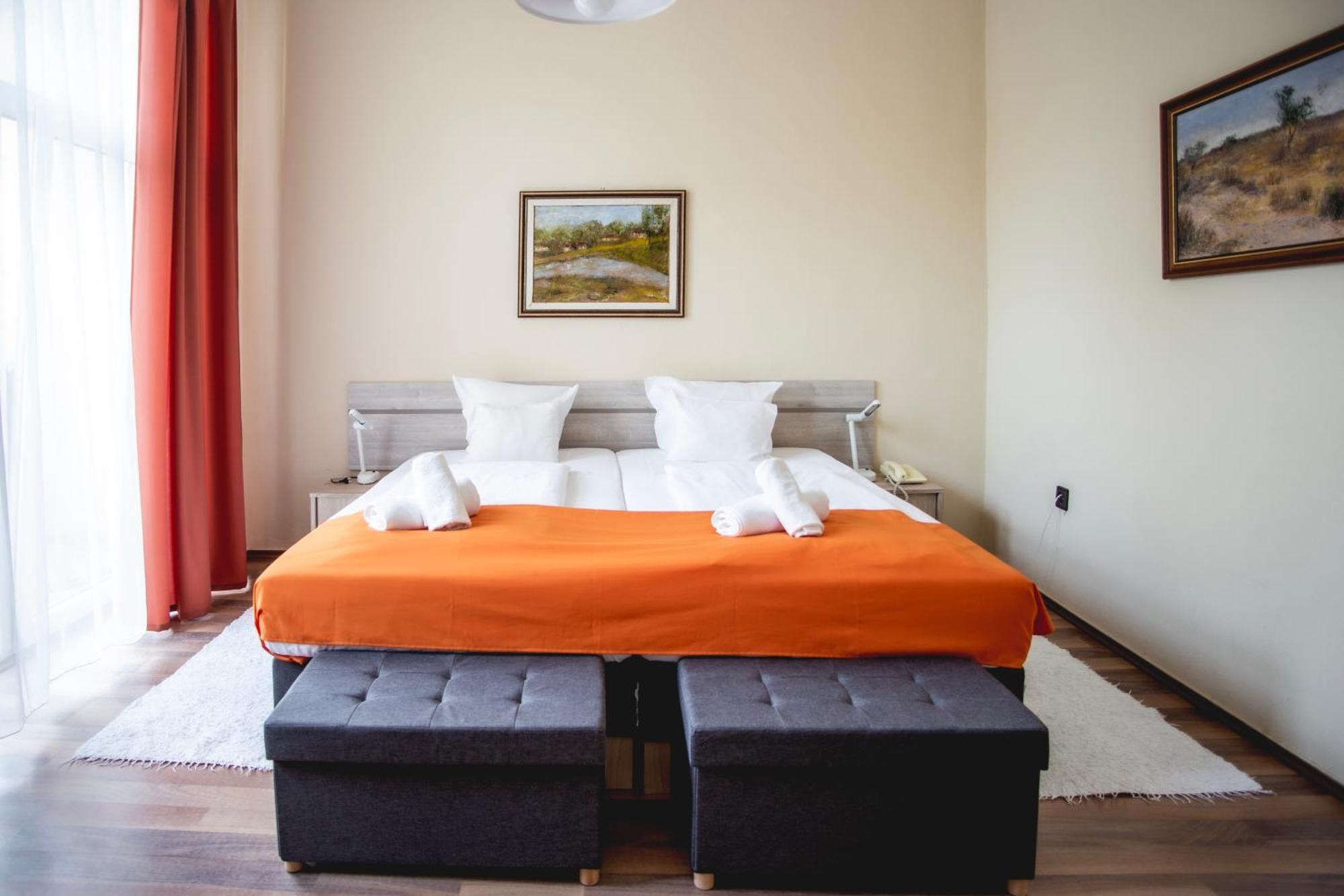 Hotel Kapos Капошвар Екстер'єр фото